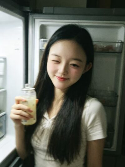 欣怡 — #JB自由身 自由身