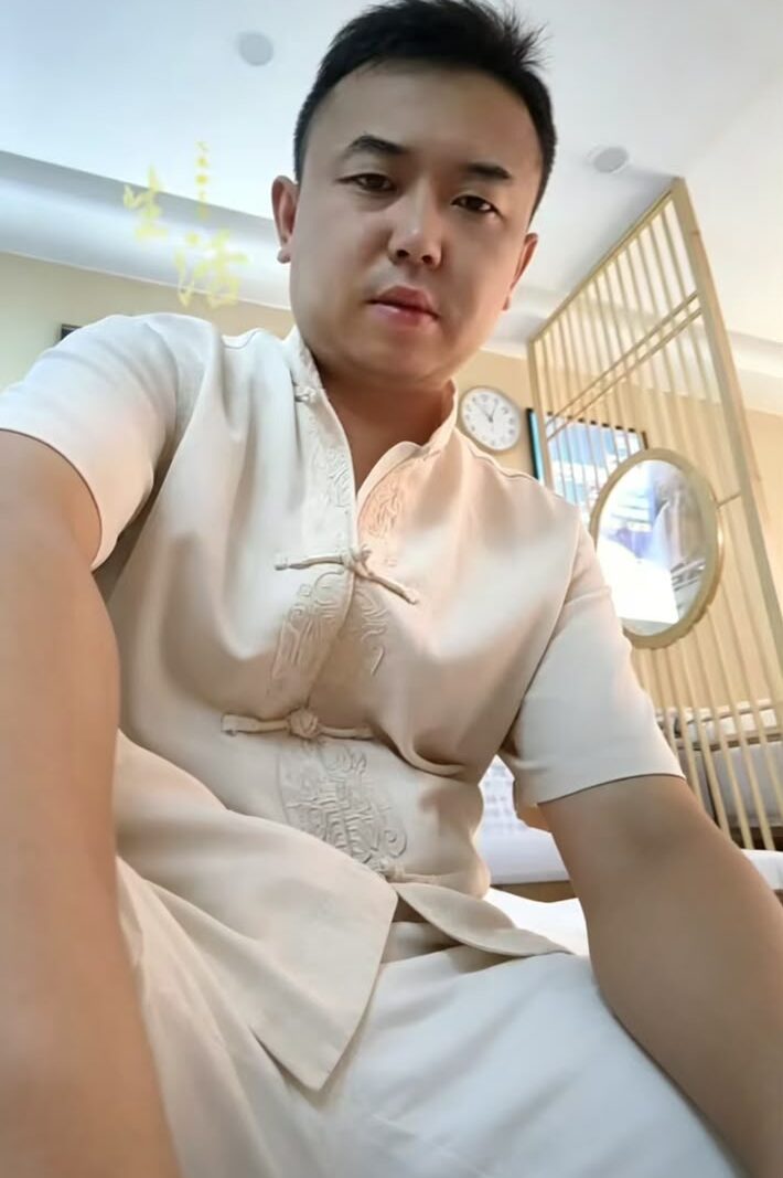 男技师小李 — #JB自由身 自由身