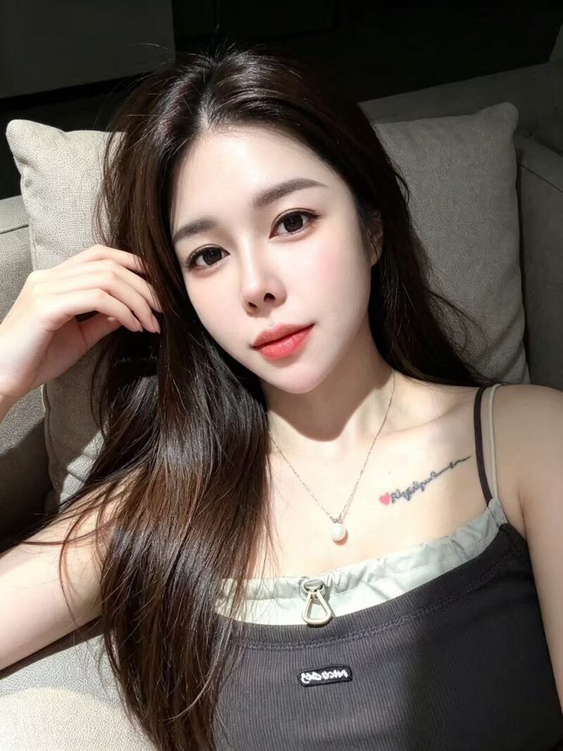 妞妞 — #JB自由身 自由身