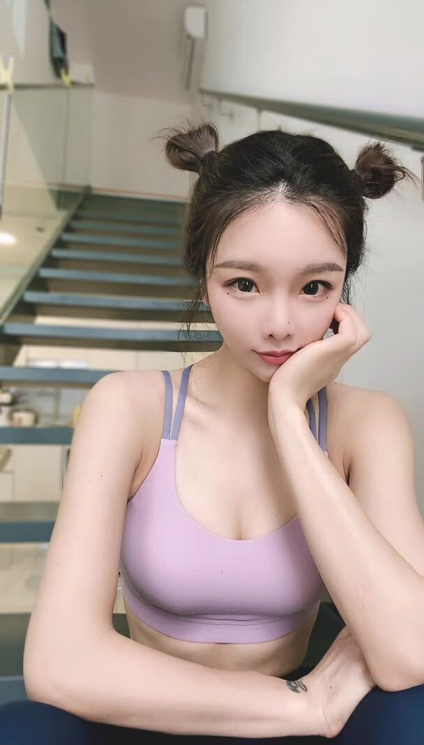 KL Uni月 — #KL自由身 自由身