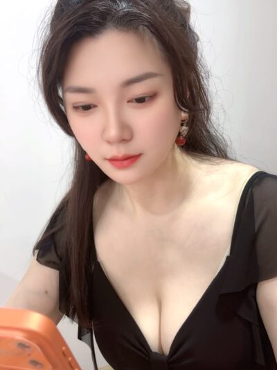 小蝶 — #JB自由身 自由身