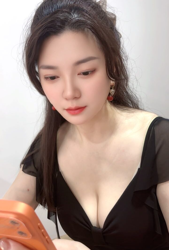 小蝶 — #JB自由身 自由身